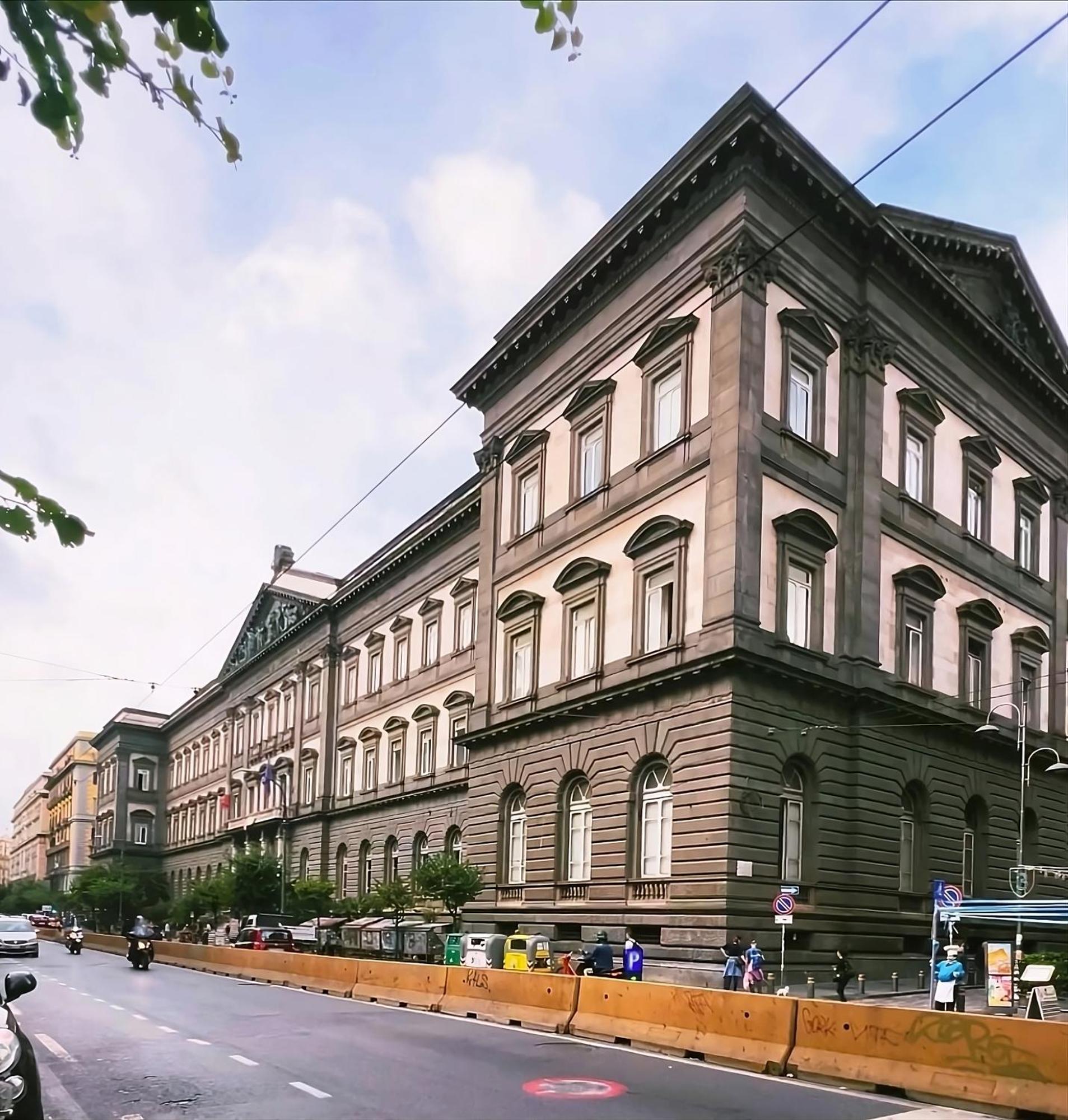 Spinacorona Naples
